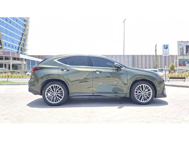 Car image 8