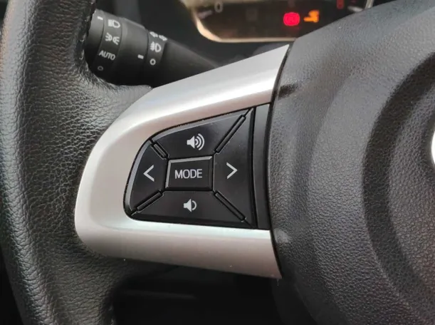 Car image 27