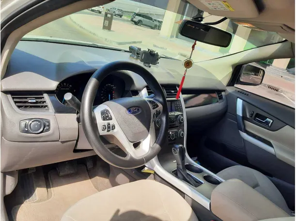Car image 11