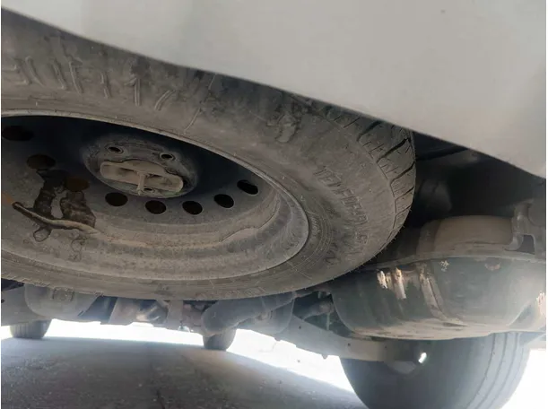 Car image 30