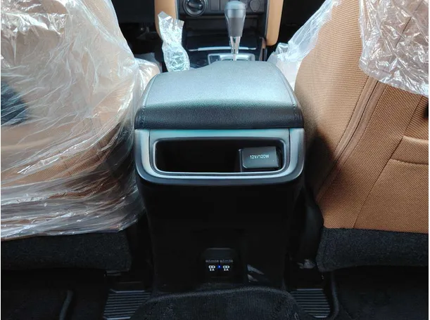 Car image 32