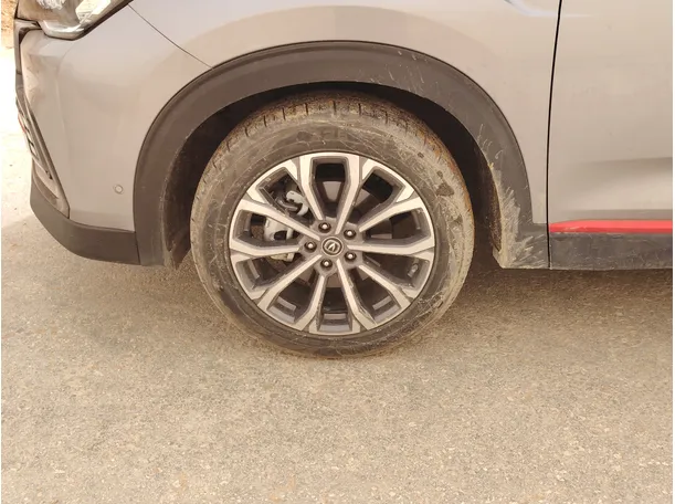 Car image 10