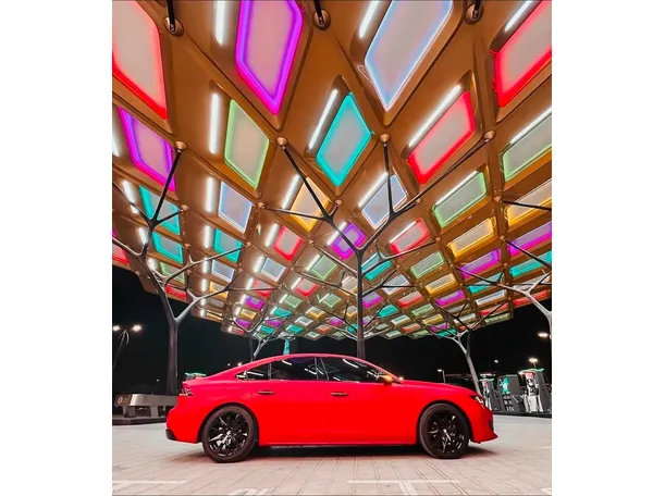 Car image 10