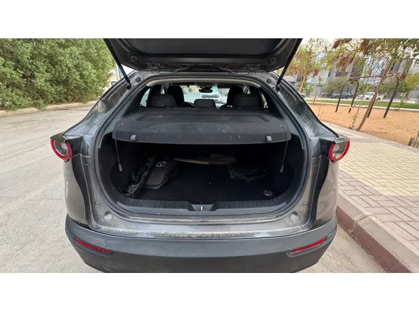 Car image 22