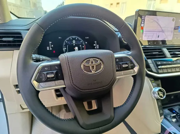 Car image 26