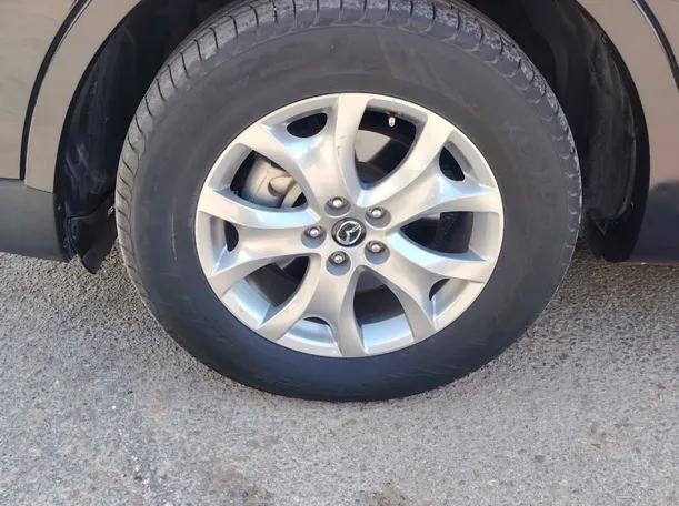 Car image 10