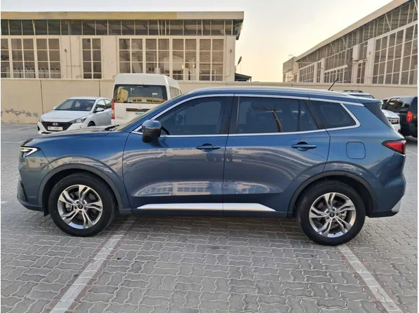 Car image 8