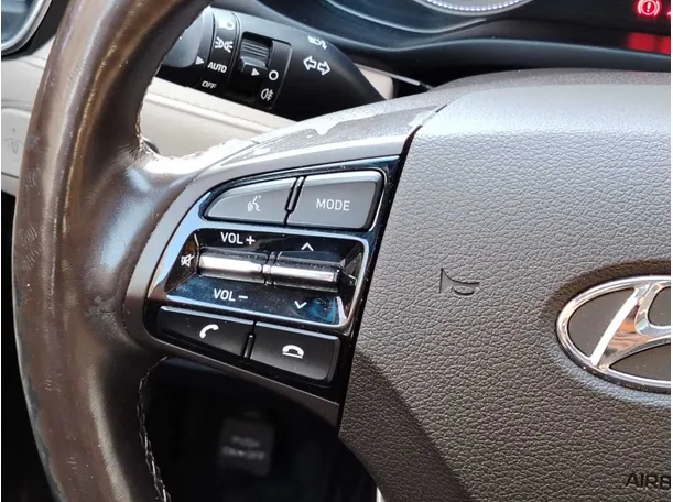 Car image 35