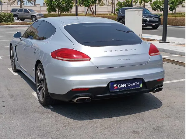 Car image 7
