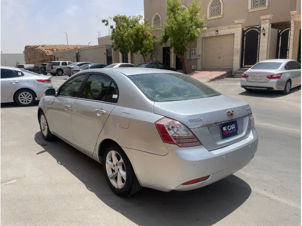 Car image 7