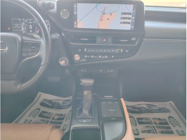 Car image 27