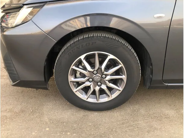 Car image 10