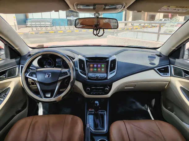 Car image 18