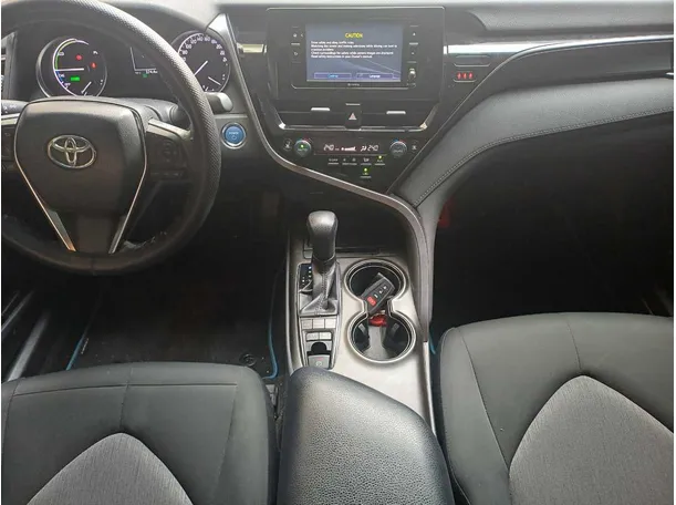 Car image 15