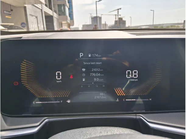 Car image 19