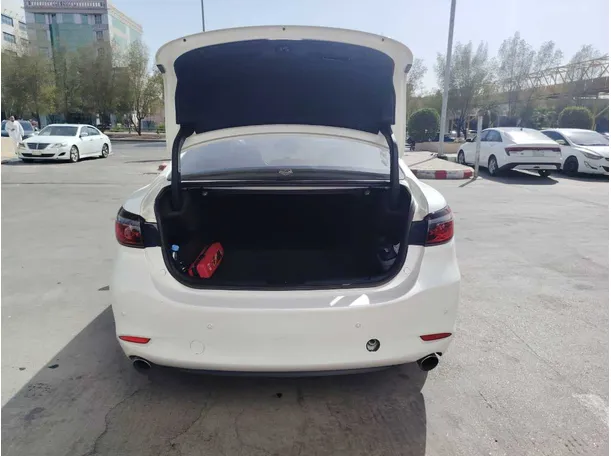 Car image 25