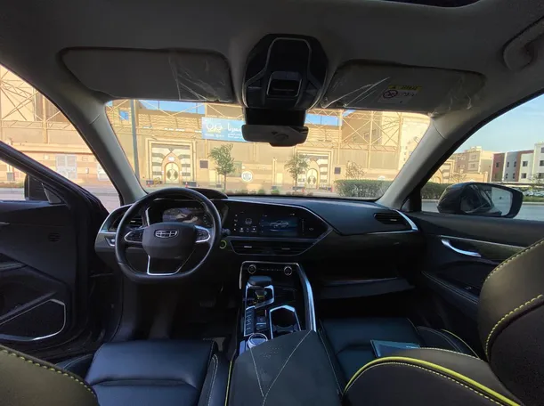 Car image 15
