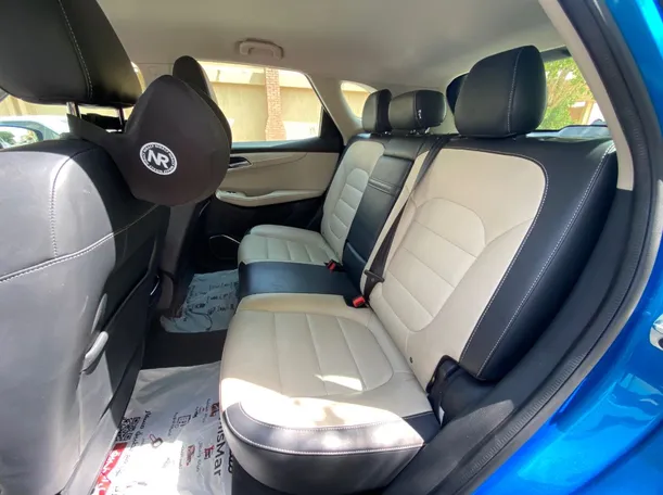 Car image 13