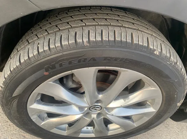 Car image 8