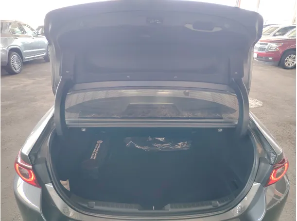 Car image 25