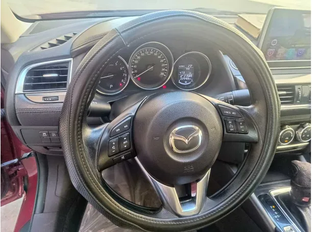 Car image 18