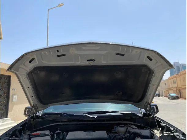 Car image 27