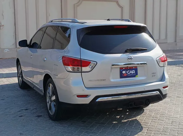 Car image 5