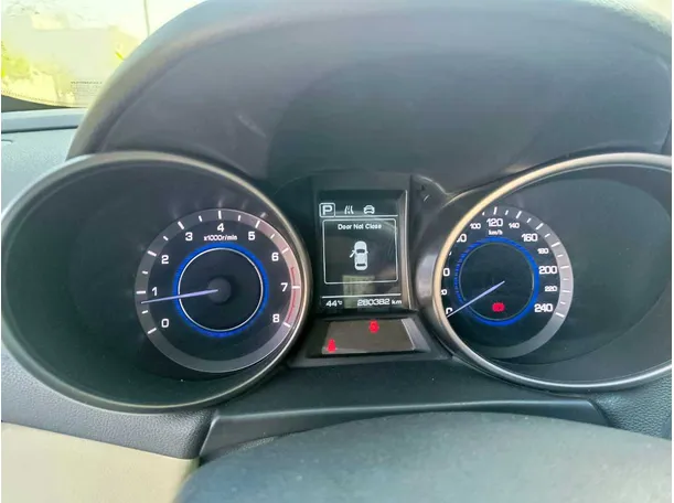 Car image 24