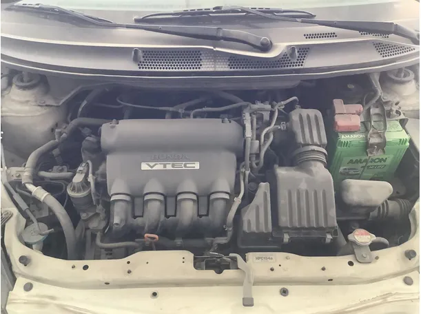 Car image 8