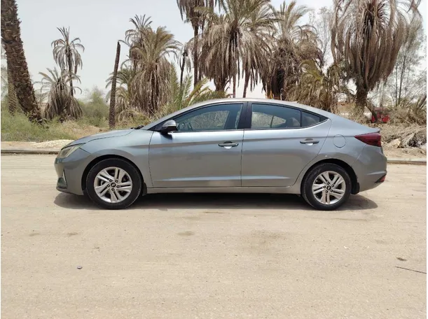 Car image 8