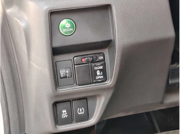 Car image 27