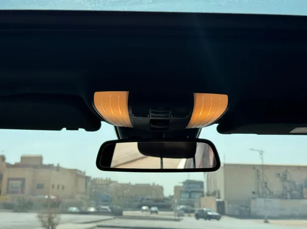 Car image 25