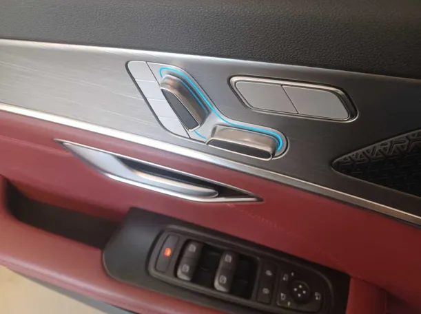 Car image 22