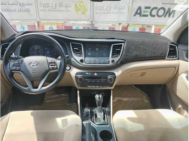 Car image 24