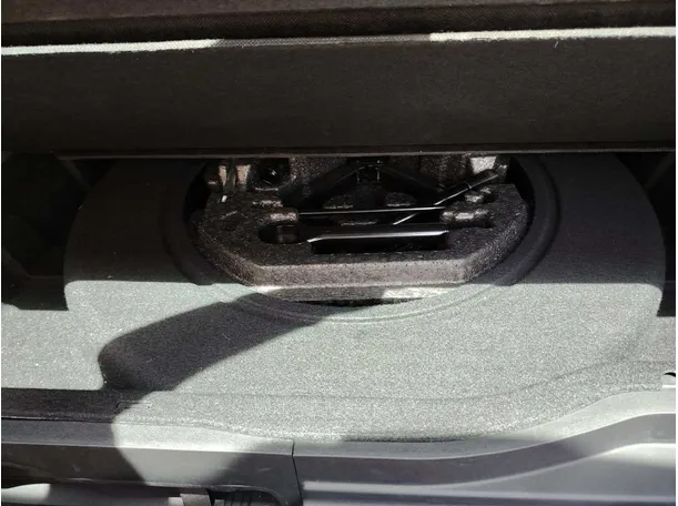 Car image 45