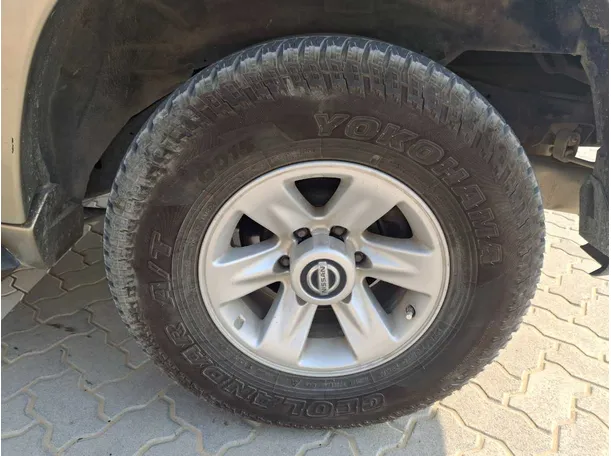 Car image 9