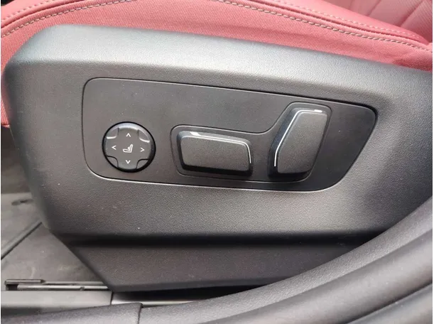 Car image 29