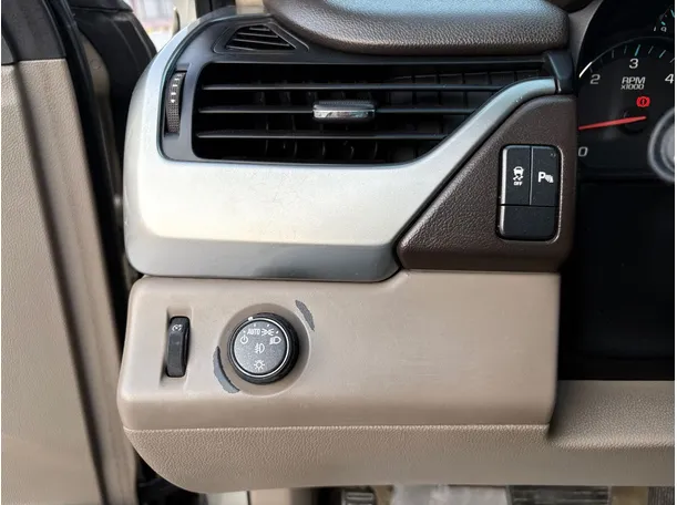 Car image 26