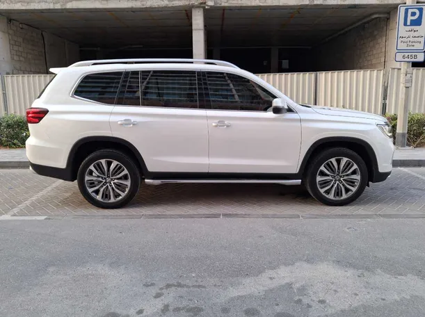 Car image 8
