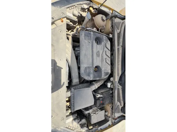 Car image 25