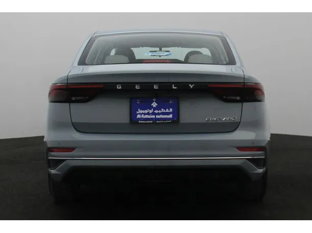 Car image 12