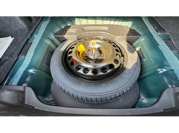 Car image 28