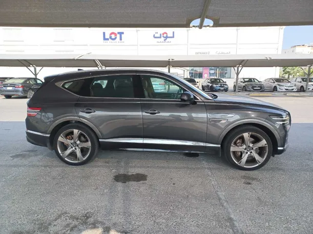 Car image 4
