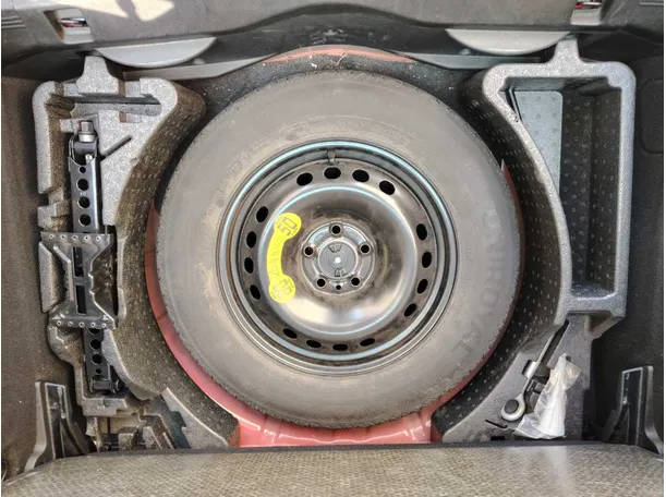 Car image 30