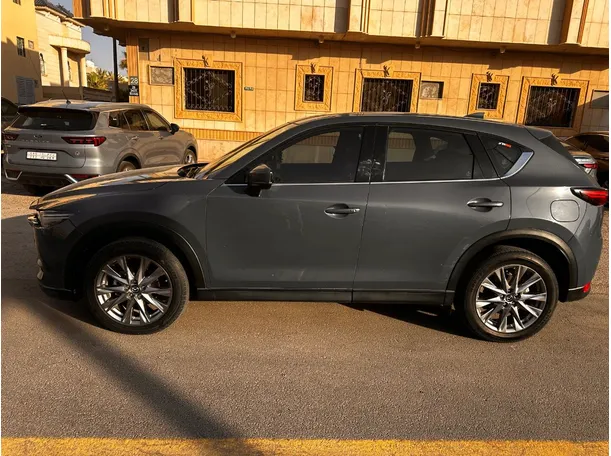 Car image 8