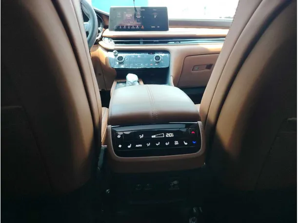 Car image 37