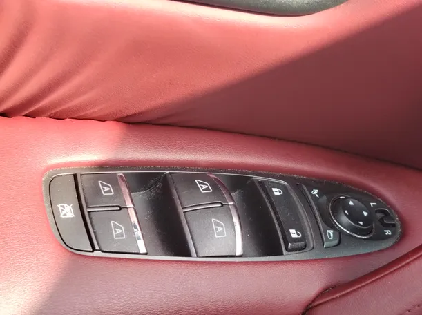 Car image 39