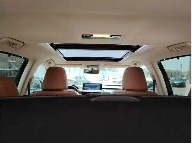 Car image 31