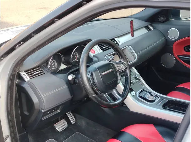 Car image 12
