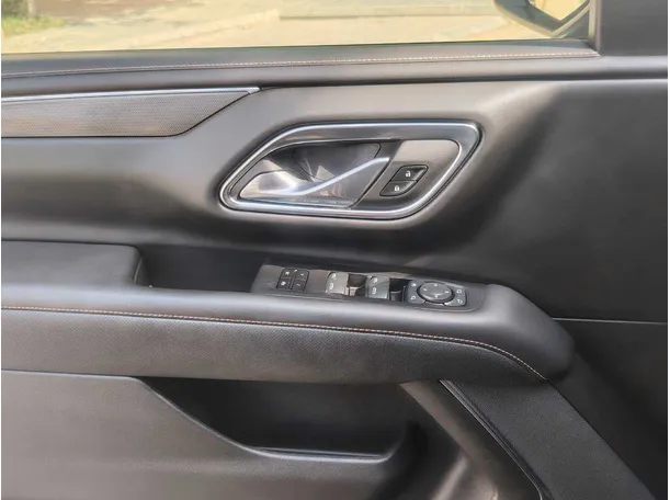 Car image 30